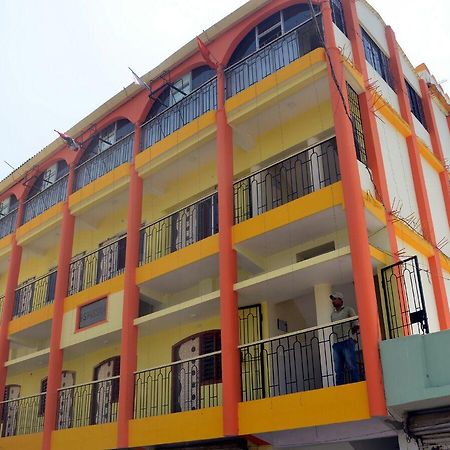Hotel Vaibhav Raxaul Kültér fotó
