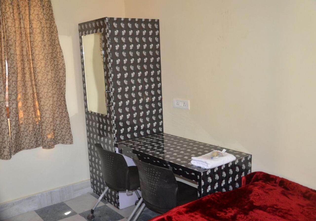 Hotel Vaibhav Raxaul Szoba fotó